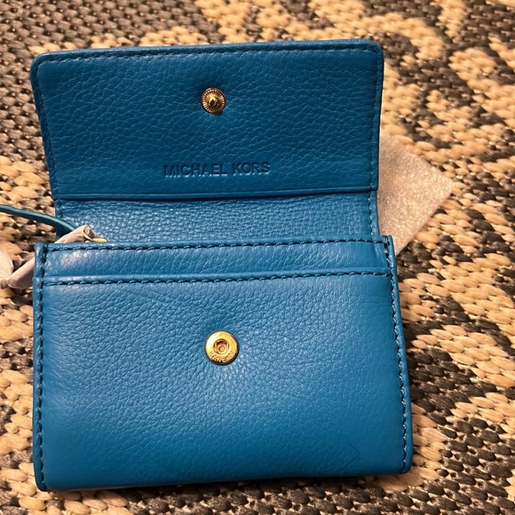 Brand New Michael Kors Jet Set Flap Coinpurse - Picture 7 of 11